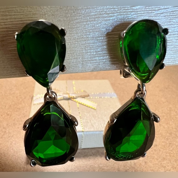 Emerald and Silver clip on Earrings - Picture 2 of 3
